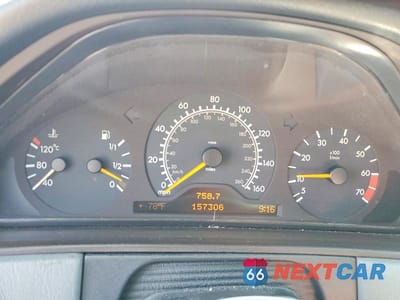 Zdjęcie 9 z 12 samochodu: 1999 MERCEDES-BENZ E 320 VIN:WDBJF65H2XA731293 - miniatura