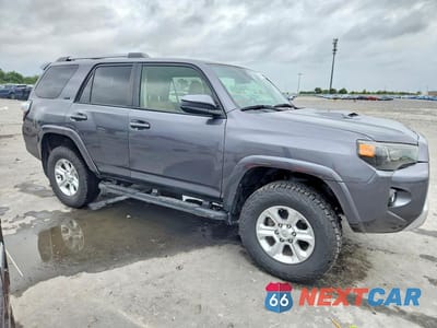 Czwarte zdjęcie samochodu z boku: 2023 TOYOTA 4RUNNER SR5 VIN:JTEEU5JR0P5279057 - miniatura