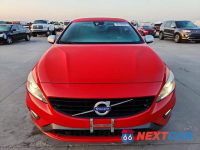 Piąte zdjęcie samochodu w środku: 2016 VOLVO S60 R DESIGN VIN:YV126MFP9G2395064 - miniatura