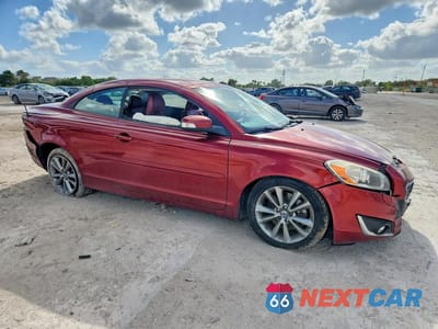 Czwarte zdjęcie samochodu z boku: 2013 VOLVO C70 T5 VIN:YV1672MC1DJ136377 - miniatura