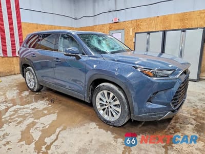Czwarte zdjęcie samochodu z boku: 2026 TOYOTA GRAND HIGHLANDER PLATINUM VIN:5TDAAAB58TS117746 - miniatura