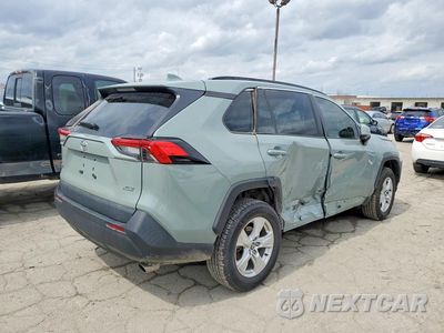 Trzecie zdjęcie samochodu z tyłu: 2021 TOYOTA RAV4 XLE VIN:2T3W1RFV6MW126041 - miniatura