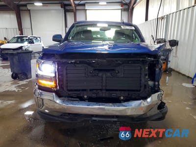 Piąte zdjęcie samochodu w środku: 2017 CHEV SILVERADO VIN:1GCVKREC8HZ397309 - miniatura