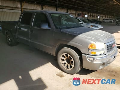 Czwarte zdjęcie samochodu z boku: 2006 GMC NEW SIERRA C1500 VIN:2GTEC13ZX61302843 - miniatura
