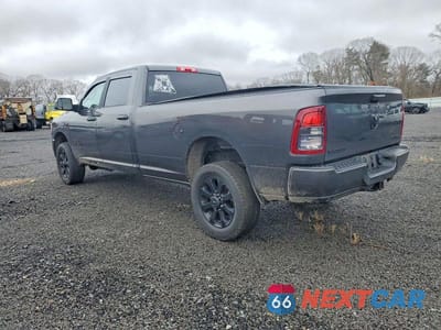 Trzecie zdjęcie samochodu z tyłu: 2022 RAM 3500 BIG HORN VIN:3C63R3HL4NG435049 - miniatura