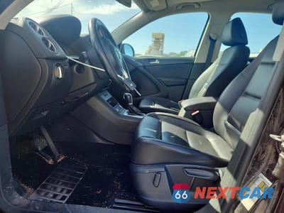 Zdjęcie 7 z 13 samochodu: 2016 VOLKSWAGEN TIGUAN VIN:WVGAV7AX0GW520003 - miniatura