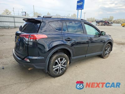 Trzecie zdjęcie samochodu z tyłu: 2018 TOYOTA RAV4 LE VIN:2T3BFREV0JW824299 - miniatura