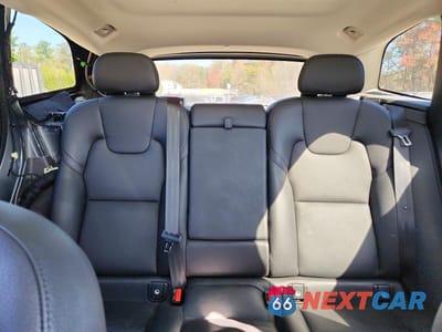 Zdjęcie 10 z 14 samochodu: 2022 VOLVO XC60 B5 MOMENTUM VIN:YV4L12RK6N1988149 - miniatura
