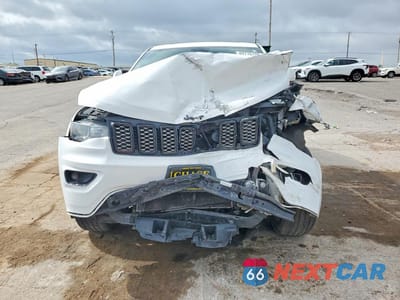 Piąte zdjęcie samochodu w środku: 2018 JEEP GRAND CHEROKEE LAREDO VIN:1C4RJFAG2JC487365 - miniatura
