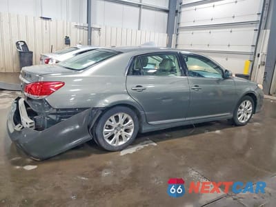 Trzecie zdjęcie samochodu z tyłu: 2012 TOYOTA AVALON BASE VIN:4T1BK3DB7CU450995 - miniatura