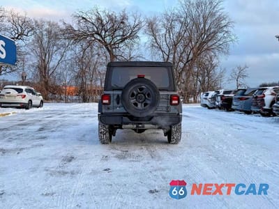 Piąte zdjęcie samochodu w środku: 2020 JEEP WRANGLER UNLIMITED SPORT VIN:1C4HJXDG9LW128433 - miniatura