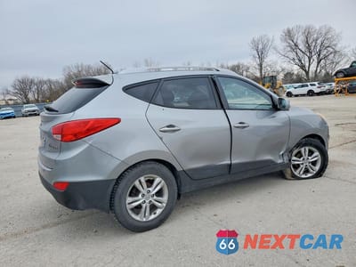 Trzecie zdjęcie samochodu z tyłu: 2010 HYUNDAI TUCSON GLS VIN:KM8JU3AC3AU111067 - miniatura