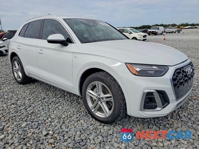 Czwarte zdjęcie samochodu z boku: 2021 AUDI Q5 E PREMIUM PLUS VIN:WA1E2AFY2M2048168 - miniatura