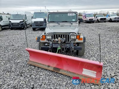 Piąte zdjęcie samochodu w środku: 2000 JEEP WRANGLER / TJ SPORT VIN:1J4FA49S0YP729650 - miniatura