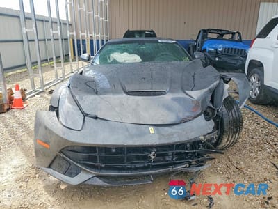 Piąte zdjęcie samochodu w środku: 2016 FERRARI F12 BERLINETTA VIN:ZFF74UFA3G0212798 - miniatura