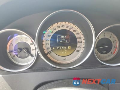 Zdjęcie 9 z 12 samochodu: 2012 MERCEDES-BENZ C 250 VIN:WDDGF4HBXCR210461 - miniatura