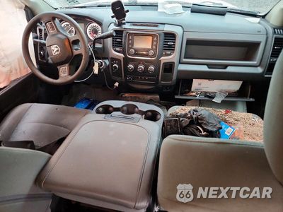 Zdjęcie 8 z 12 samochodu: 2018 RAM 3500 ST VIN:3C63R3CL7JG239303 - miniatura