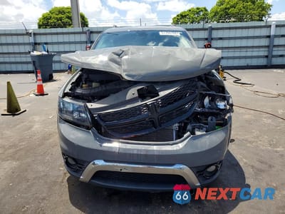 Piąte zdjęcie samochodu w środku: 2019 DODGE JOURNEY CROSSROAD VIN:3C4PDCGB6KT872216 - miniatura