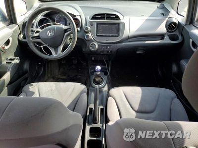 Zdjęcie 8 z 12 samochodu: 2010 HONDA FIT VIN:JHMGE8G21AS022888 - miniatura