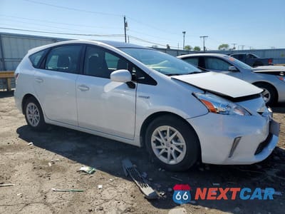 Czwarte zdjęcie samochodu z boku: 2014 TOYOTA PRIUS V THREE VIN:JTDZN3EUXE3358539 - miniatura