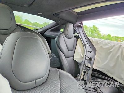 Zdjęcie 10 z 12 samochodu: 2022 TESLA MODEL X VIN:7SAXCBE56NF332946 - miniatura