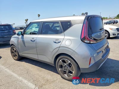 Drugie zdjęcie samochodu z przodu: 2023 KIA SOUL EX VIN:KNDJ33AU2P7842192 - miniatura