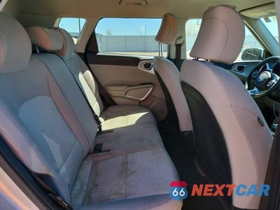 Zdjęcie 10 z 12 samochodu: 2020 KIA SOUL LX VIN:KNDJ23AU8L7097932 - miniatura