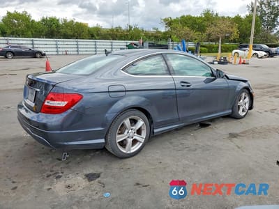 Trzecie zdjęcie samochodu z tyłu: 2015 MERCEDES-BENZ C 250 VIN:WDDGJ4HB3FG357283 - miniatura