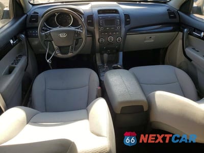 Zdjęcie 8 z 12 samochodu: 2013 KIA SORENTO LX VIN:5XYKT3A65DG363835 - miniatura