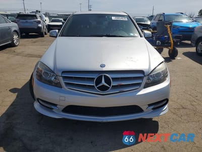 Piąte zdjęcie samochodu w środku: 2011 MERCEDES-BENZ C 300 4MATIC VIN:WDDGF8BB1BR148348 - miniatura
