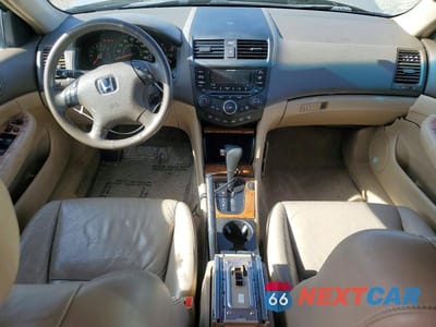 Zdjęcie 8 z 12 samochodu: 2004 HONDA ACCORD EX VIN:1HGCM56864A023649 - miniatura