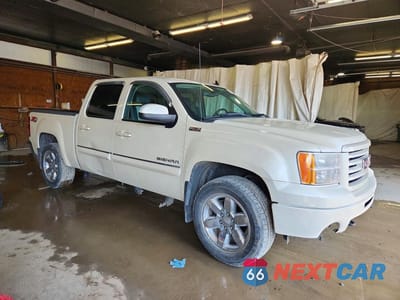 Czwarte zdjęcie samochodu z boku: 2013 GMC SIERRA K1500 SLT VIN:3GTP2WE77DG223803 - miniatura