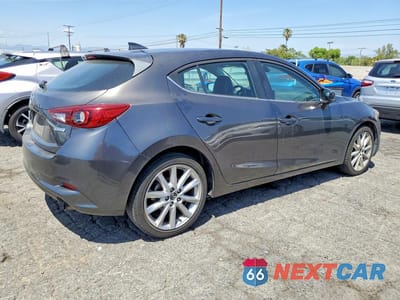 Trzecie zdjęcie samochodu z tyłu: 2017 MAZDA 3 GRAND TOURING VIN:3MZBN1M39HM130353 - miniatura