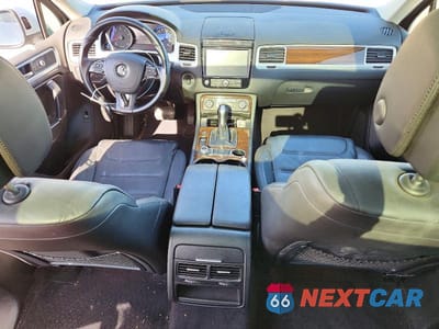 Zdjęcie 8 z 12 samochodu: 2015 VOLKSWAGEN TOUAREG V6 VIN:WVGEF9BP2FD007354 - miniatura