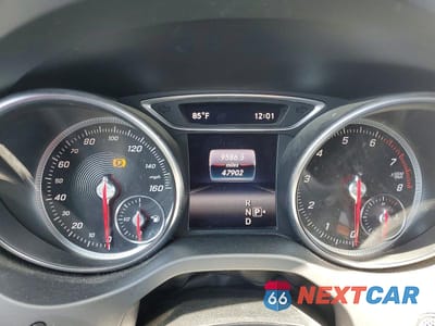 Zdjęcie 9 z 13 samochodu: 2018 MERCEDES-BENZ CLA 250 VIN:WDDSJ4EB0JN578424 - miniatura