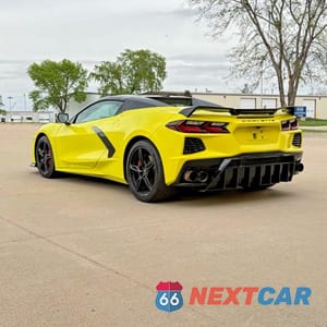 Trzecie zdjęcie samochodu z tyłu: 2024 CHEVROLET CORVETTE STINGRAY 1LT VIN:1G1YA3D44R5102702 - miniatura