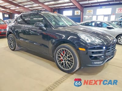 Czwarte zdjęcie samochodu z boku: 2018 PORSCHE MACAN TURBO VIN:WP1AF2A51JLB70696 - miniatura