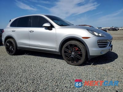 Czwarte zdjęcie samochodu z boku: 2011 PORSCHE CAYENNE VIN:WP1AA2A28BLA08456 - miniatura