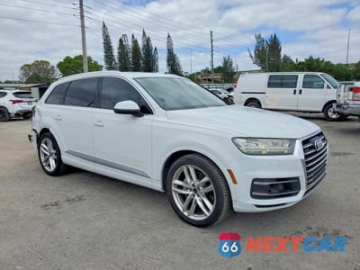 Czwarte zdjęcie samochodu z boku: 2017 AUDI Q7 PRESTIGE VIN:WA1VAAF74HD042344 - miniatura