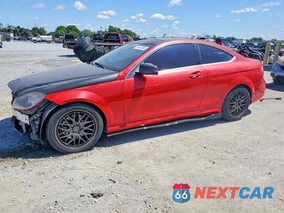 2014 MERCEDES-BENZ C 350 4MATIC WDDGJ8JB4EG184034 - główne zdjęcie licytacji z USA - miniatura