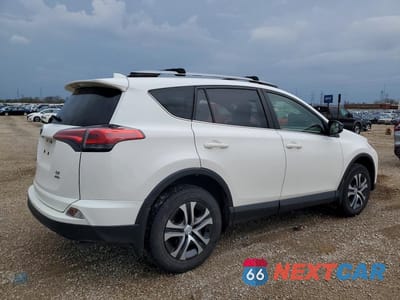 Trzecie zdjęcie samochodu z tyłu: 2018 TOYOTA RAV4 LE VIN:JTMBFREV2JJ226780 - miniatura