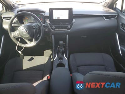 Zdjęcie 8 z 13 samochodu: 2023 TOYOTA COROLLA CROSS HYBRID SE VIN:7MUFBABG3PV013441 - miniatura