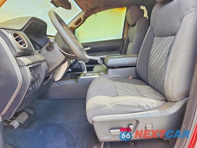 Zdjęcie 7 z 12 samochodu: 2019 TOYOTA TUNDRA SR5 VIN:5TFRM5F10KX144280 - miniatura