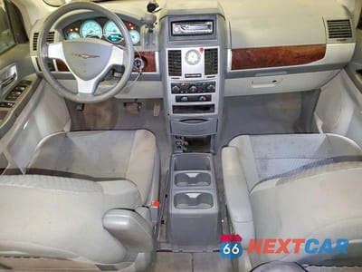 Zdjęcie 8 z 13 samochodu: 2010 CHRYSLER TOWN & COUNTRY TOURING VIN:2A4RR5D15AR478770 - miniatura