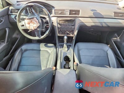 Zdjęcie 8 z 12 samochodu: 2015 VOLKSWAGEN PASSAT S VIN:1VWAT7A37FC050704 - miniatura