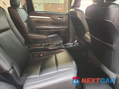 Zdjęcie 11 z 14 samochodu: 2019 TOYOTA HIGHLANDER XLE VIN:5TDJZRFH9KS578433 - miniatura