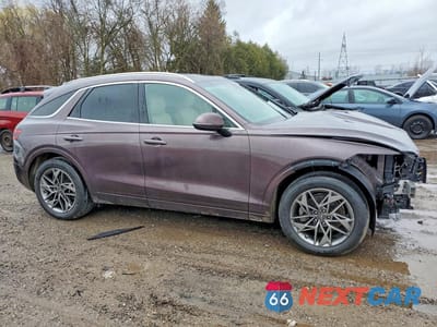 Czwarte zdjęcie samochodu z boku: 2022 GENESIS GV70 2.5T STANDARD VIN:KMUMADTB5NU076975 - miniatura