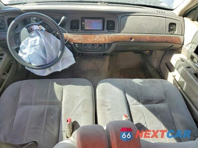 Zdjęcie 8 z 12 samochodu: 2007 MERCURY GRAND MARQUIS GS VIN:2MEFM74V47X602861 - miniatura