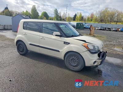 Czwarte zdjęcie samochodu z boku: 2012 KIA SOUL BASE VIN:KNDJT2A58C7463890 - miniatura