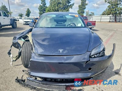 Piąte zdjęcie samochodu w środku: 2024 TESLA MODEL 3 VIN:5YJ3E1EA5RF869231 - miniatura